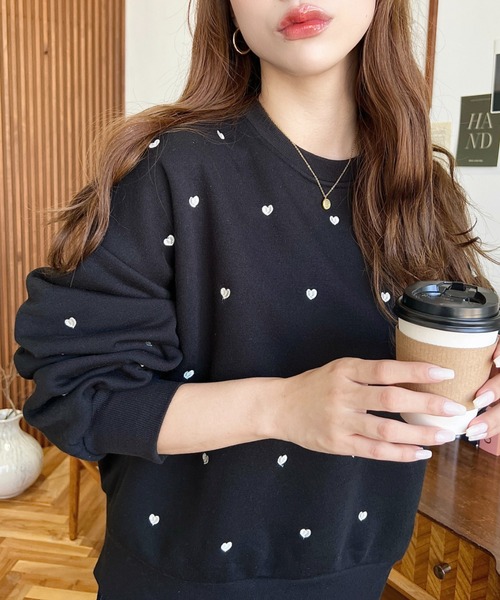 ブラック スウェット ハート刺繍 moment+ トレーナー スウェット 裏起毛ハート刺繍スウェット