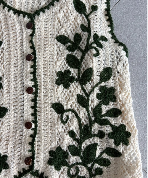 Unitage ベスト ジレ ブランケットステッチ刺繍ニットベスト