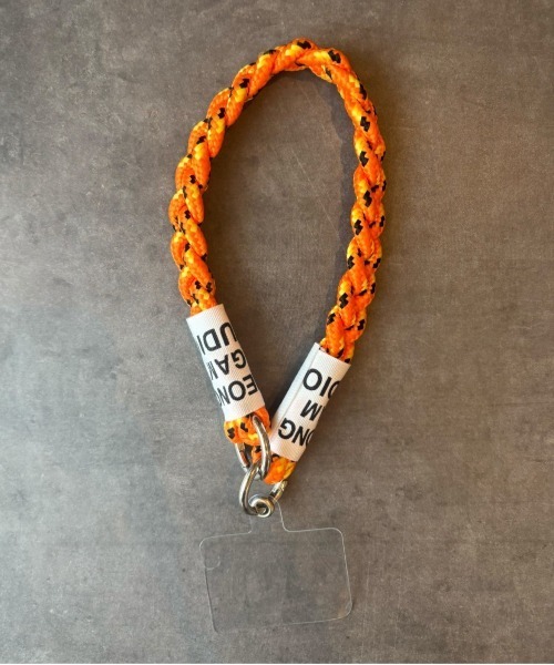 タイムレスな北欧デザインのタブレットクイックリリース機能、最大8kg対応 タイムレスな北欧デザインのタブレットクイックリリース機能、最大8kg