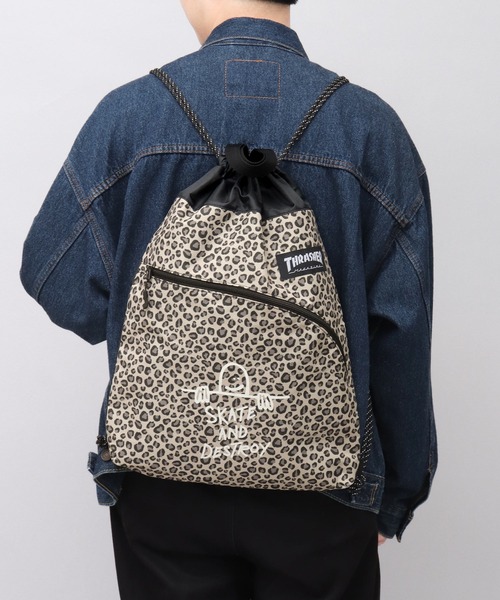 希少 新品タグ付き 正規品 THRASHER ナップサック ファイアーパターン THRASHER（スラッシャー） デイバック リュック 軽量 プリントデザイン