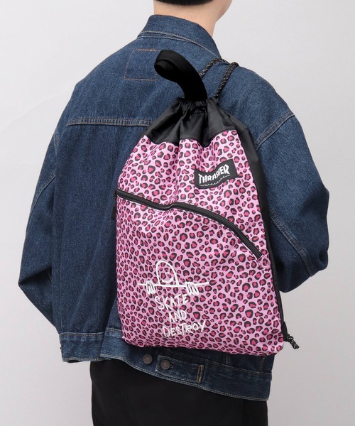 THRASHER（スラッシャー） デイバック リュック 軽量 プリントデザイン