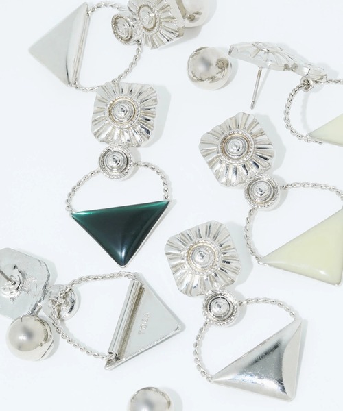 TOGA（トーガ） ピアス 「TOGA PULLA/トーガプルラ」Triangle pierced