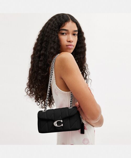 【COACH】タビー ショルダーバッグ 20 キルティング COACH｜【公式】タビー ショルダー バッグ 20・キルティング