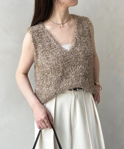 Thevon（ゼヴォン） ニット セーター フェザーヤーンVネックベスト