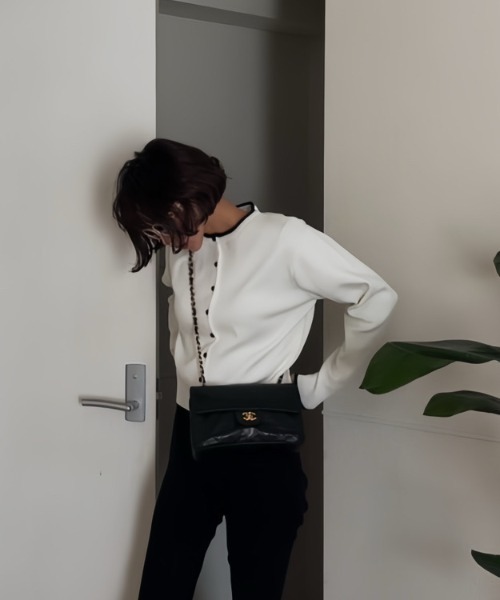 Mila Owen カーディガン クルーネックくるみ釦短丈ニット