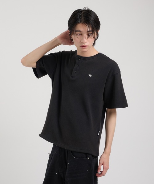 Perushu tシャツ ワッフルヘンリーネックワンポイント刺繍Tシャツ
