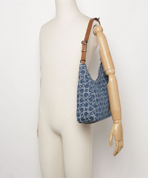 GUESS（ゲス） ショルダーバッグ バッグ WELLS Shoulder Satchel