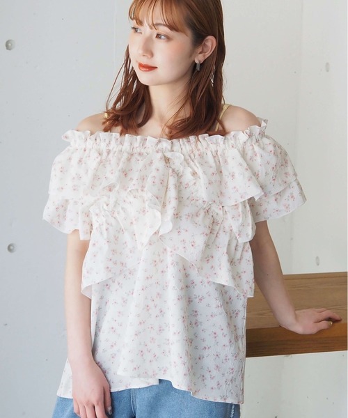 新品タグ付き　loungedress フリル2wayブラウス Loungedress ブラウス シャツ 「気映え/二の腕カバー」フリル
