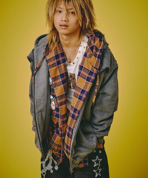 GALFY（ガルフィー） パーカー 「GALFY」穴の向こうにわんちゃん