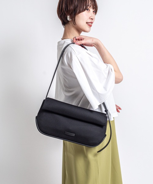 極美品　アドカラム add culumn ショルダーバッグ 黒 ADD CULUMN（アドカラム） ショルダーバッグ バッグ ADD CULUMN MORPH