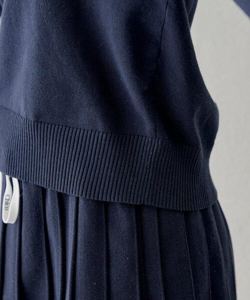 chico 刺繍入り襟付きポロニット スカート セットアップ Chico 刺繍入り襟付きポロニット（Chico 襟付きポロニット