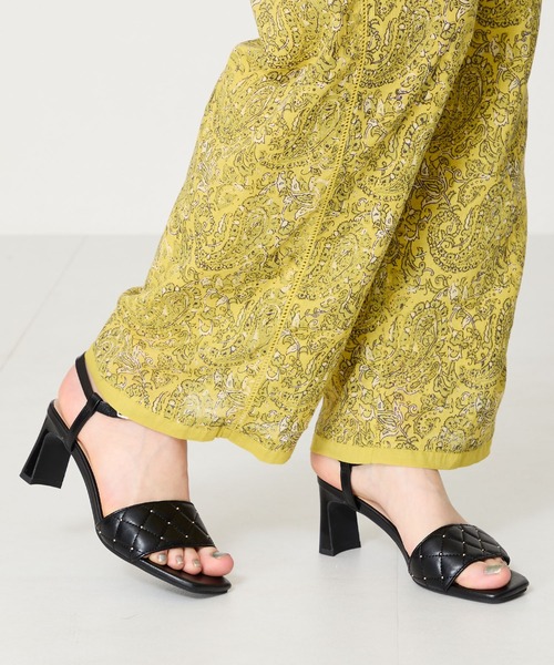 イエロースタッズヒールサンダル 一時お値下げ ヴァレンティノ ロック