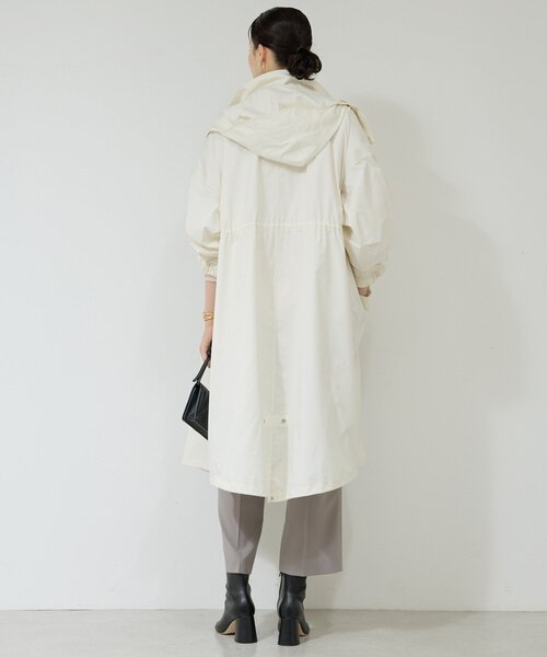 美品 上質・白ウールロングコート ガリャルダガランテ取扱　毛92% GALLARDAGALANTE（ガリャルダガランテ）の「カシミヤロングコート