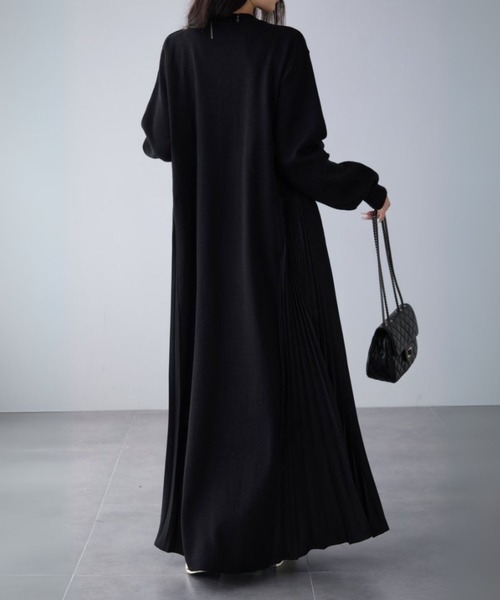 CADBURY（キャドバリー） ワンピース Vネックサイドプリーツロング