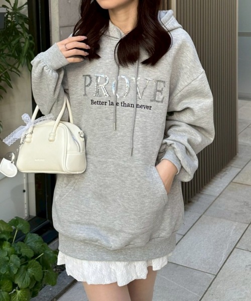 SULA　裏起毛パーカー　オフホワイト　サイズ２ continuer de NICE CLAUP パーカー スパンコールロゴ裏起毛パーカー