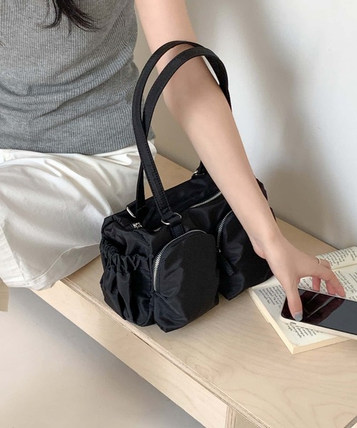 LA VORAGINE（ラ ヴォラジネ） ボストンバッグ アウトポケット