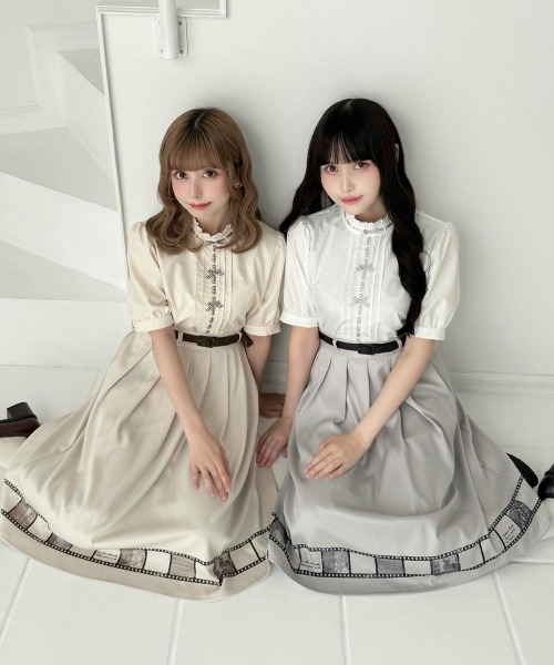 F i.n.t（フィント） スカート ベルト付きフィルムプリントスカート