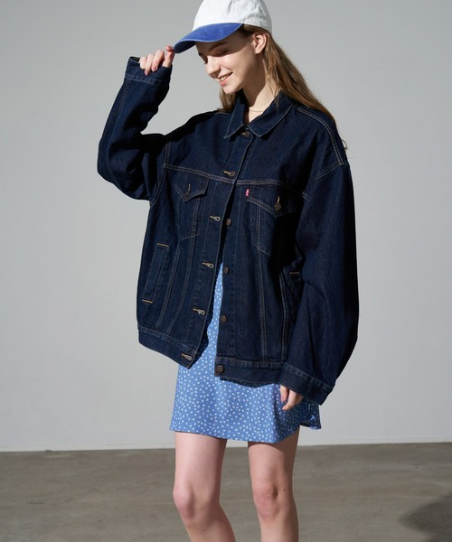 「Levi's」 デニムジャケット - グレー レディースの画像