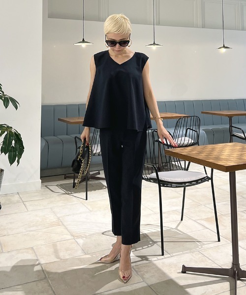 【美品・2024年モデル✨】イエナ 黒 Vネック ブラウス 日本製 美品・2024年モデル✨】イエナ 黒 Vネック ブラウス 日本製 ブラウス