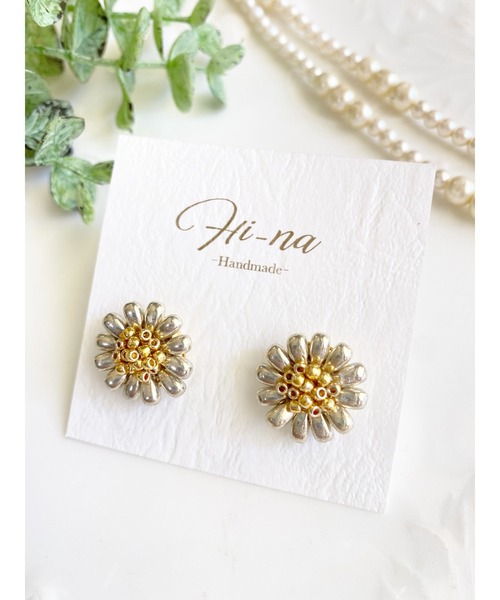 マーガレットピアス　片耳　花芯黄&花びら白 マーガレットピアス(YELLOW): 『チャイハネ』公式通販