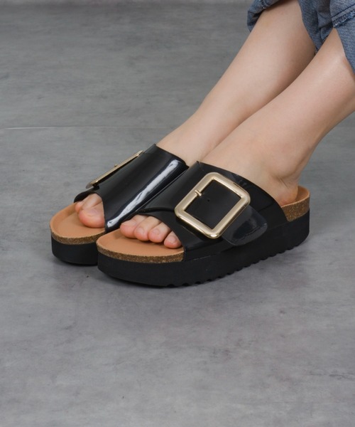 27日まで限定価格 PLAKTON プラクトン☆フラットサンダル プラクトン PLAKTON サンダル （BLACKメタリックシボ） -靴