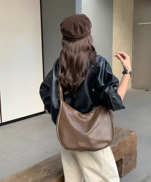 NuNuNa ショルダーバッグ バッグ 「NuNuNa」合成皮革ラウンド