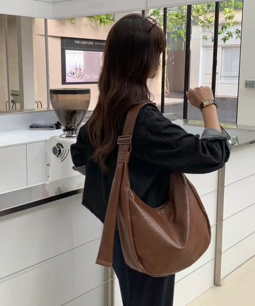 NuNuNa ショルダーバッグ バッグ 「NuNuNa」合成皮革ラウンド