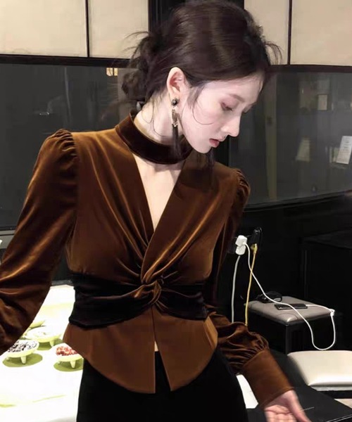 AsheKsha tシャツ レトロなベルベットのネックストラップ付きVネック