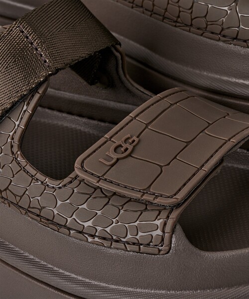UGG Australia（アグオーストラリア） 厚底 ugg サンダル 「UGG(アグ