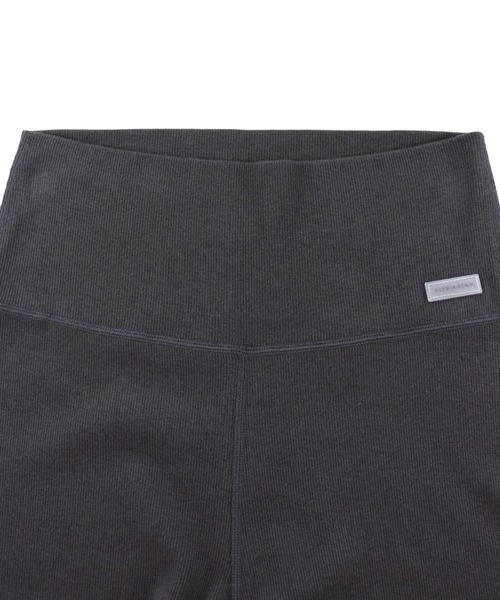ALEXIA STAM - 値下げ！ALEXIA STAM  新品 banana leaf レギンスパンツ ALEXIA STAM パンツ Wellness Half Leggings / UVカットハーフ