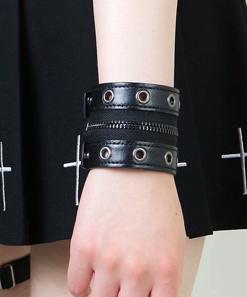 WESTSEA（ウエストシー） バングル フェイクレザー スタッズ / ハート