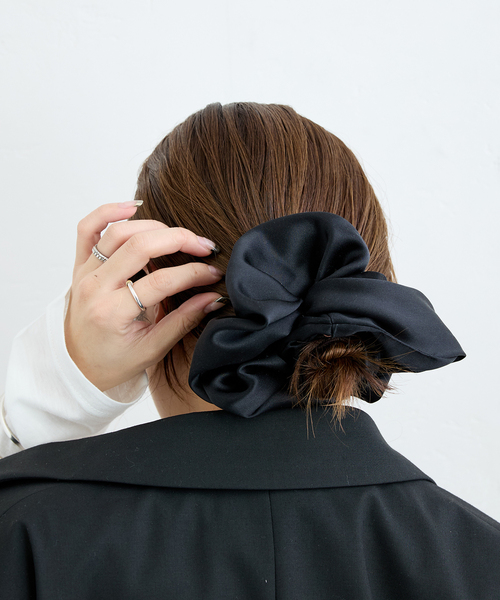 GLOSSY SMOOTH ZIP SCRUNCHIE リミフゥ シュシュ GLOSSY SMOOTH ZIP SCRUNCHIE リミフゥ シュシュ - メルカリ