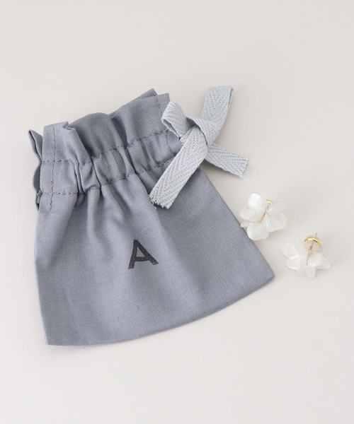 La TOTALITE（ラ トータリテ） ピアス alpaca to hana/アルパカトハナ 