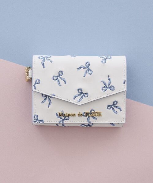Maison de FLEUR（メゾンドフルール） ミニ 財布 リボン刺繍ミニ