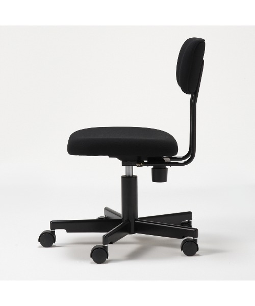 無印良品（MUJI） 家具 ワーキングチェア／黒（2009） 幅55．5