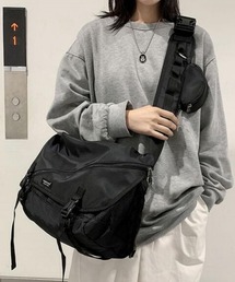 LA VORAGINE（ラ ヴォラジネ） ショルダーバッグ バッグ 大容量外