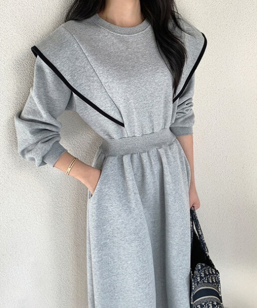 ECLIN ワンピース 配色パイピングショルフリルスウェット