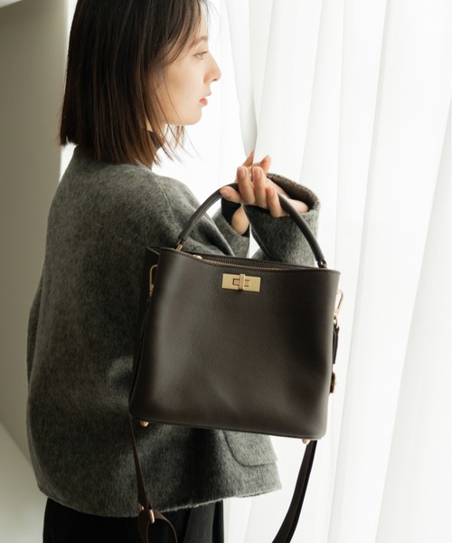 わかりにくいですがハンドバックです。。 Amazon | [Fasedate] 小泉今日子 (1) レディースバッグ