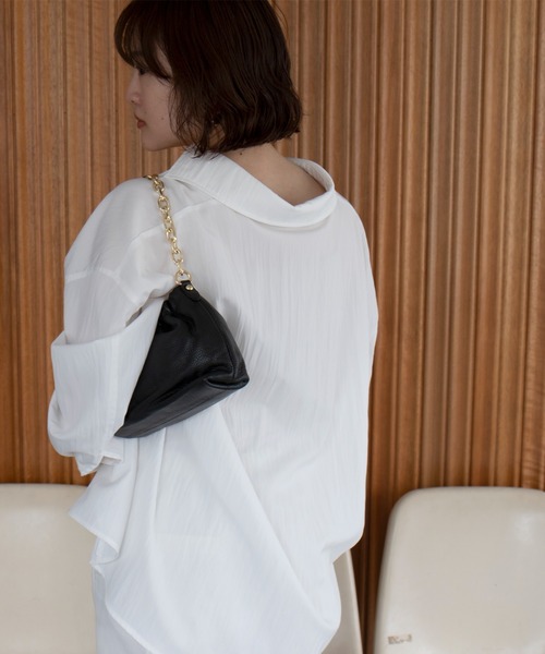 AULENTTI/オウレンティ　ボディバッグ　オフホワイト AULENTTI/オウレンティ ボディバッグ オフホワイト