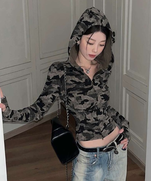 Ressaca（レサーカ） パーカー クロップド丈カモフラージュ柄ジップ