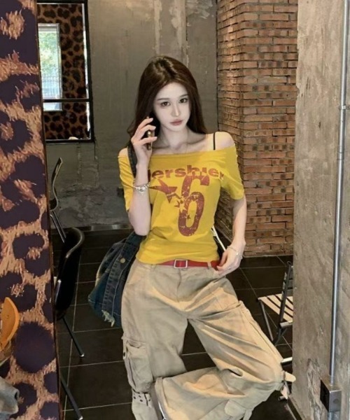 美品　クレージュ　ロゴTシャツ　半袖　y2k Y2K Courreges クレージュ ロゴ Tシャツ 紺 40 - メルカリ