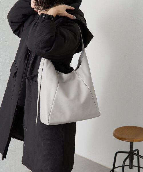 ear パピヨネ ear PAPILLONNER ショルダーバッグ バッグ 「本革/A4サイズ対応