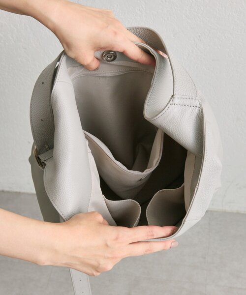 ear PAPILLONNER（イア パピヨネ） ショルダーバッグ バッグ 「本革/A4