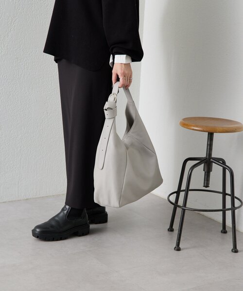 イアハピヨネ　バッグ ear PAPILLONNER（イア パピヨネ） ショルダーバッグ バッグ 「本革/A4