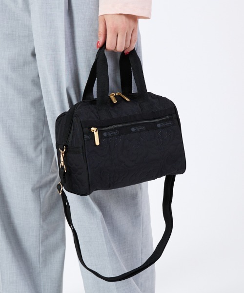 極美品☆LeSportsac ショルダーバッグ スクエア ブロッサム ブラック 極美品 LeSportsac ショルダーバッグ スクエア ブロッサム