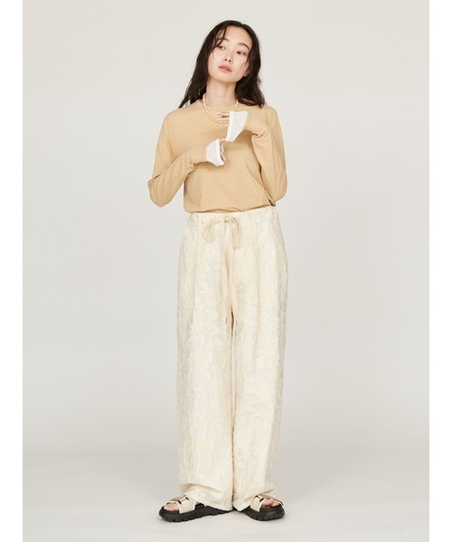 アミ レディース パンツ FTR610 CO0038 168 AMI Paris กางเกงยีนส์ รุ่น High-waisted cropped jeans Code