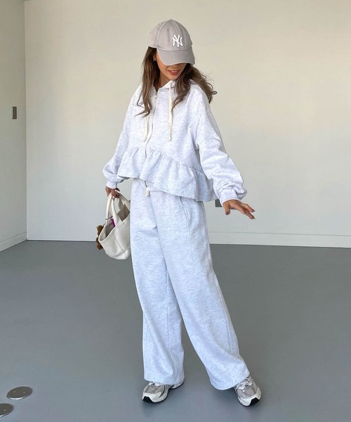 売約済み❣️新品タグ付き❣️フラボア❣️スウェット❣️フリル❣️パーカー❣️ワンピース❣️ CHERI since1985 セットアップ 裾フリルパーカースウェット