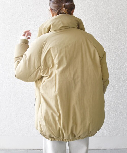 未使用級✴︎美品【23区】スタンドカラー ダウンコート　　ベージュ 2way 44 23区（ニジュウサンク） ダウンコート ダウンジャケット 「滝沢眞規子