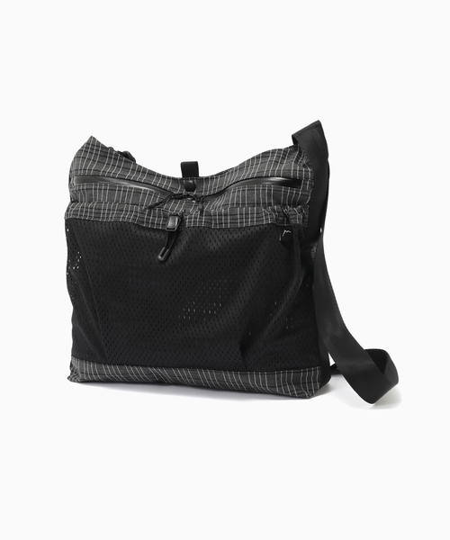 WISM（ウィズム） ショルダーバッグ CAYL / ケイル CHK CROSS BAG