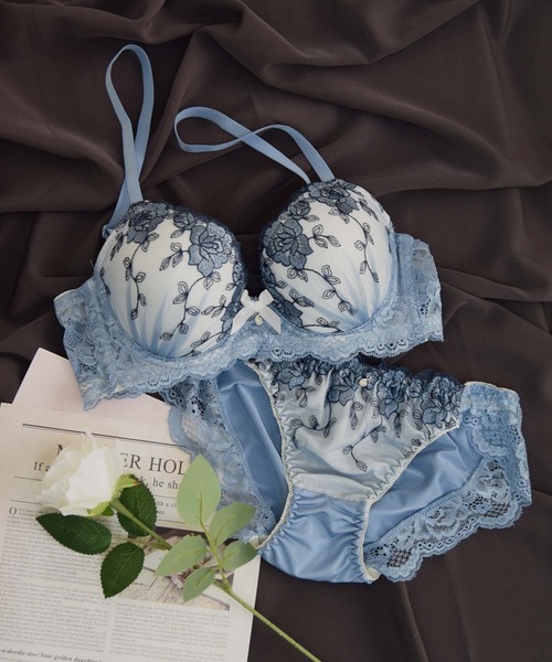 NAO LINGERIE ライトブルー ブラジャーショーツセット Sanei ブラジャー ショーツセット 「美谷間＆丸胸を叶える！ナチュ盛り